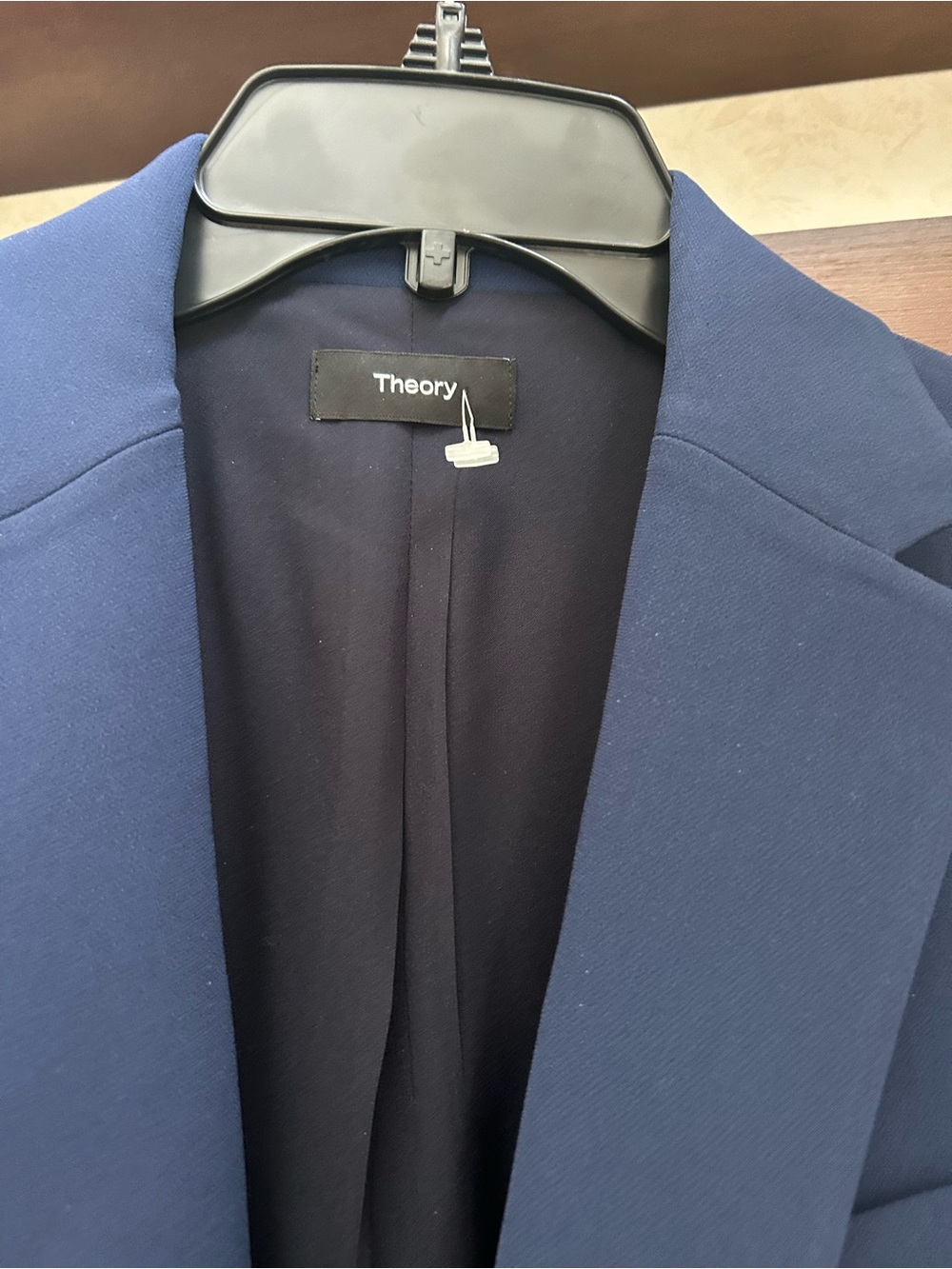 Timeless classic design $495 Theory Staple one button blazer size 6 - Picture 6 of 9